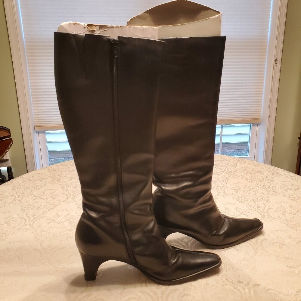 Leather boot